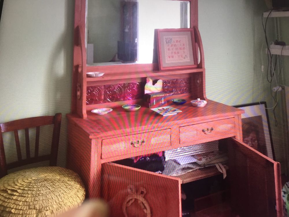 Meuble ancien chambre avec une glace biseaut�e. 150 Margny-l�s-Compi�gne (60)