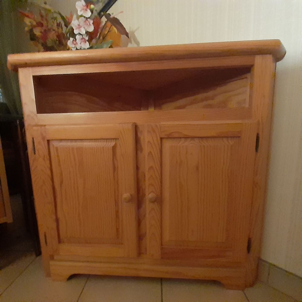 un meuble d'angle en pin clair 50 Nantes (44)