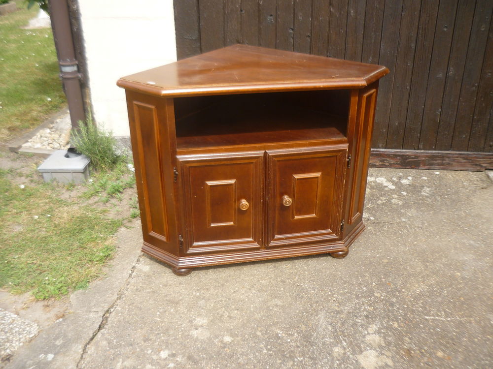 meuble d'angle, deux portes et une niche 15 Rivarennes (37)