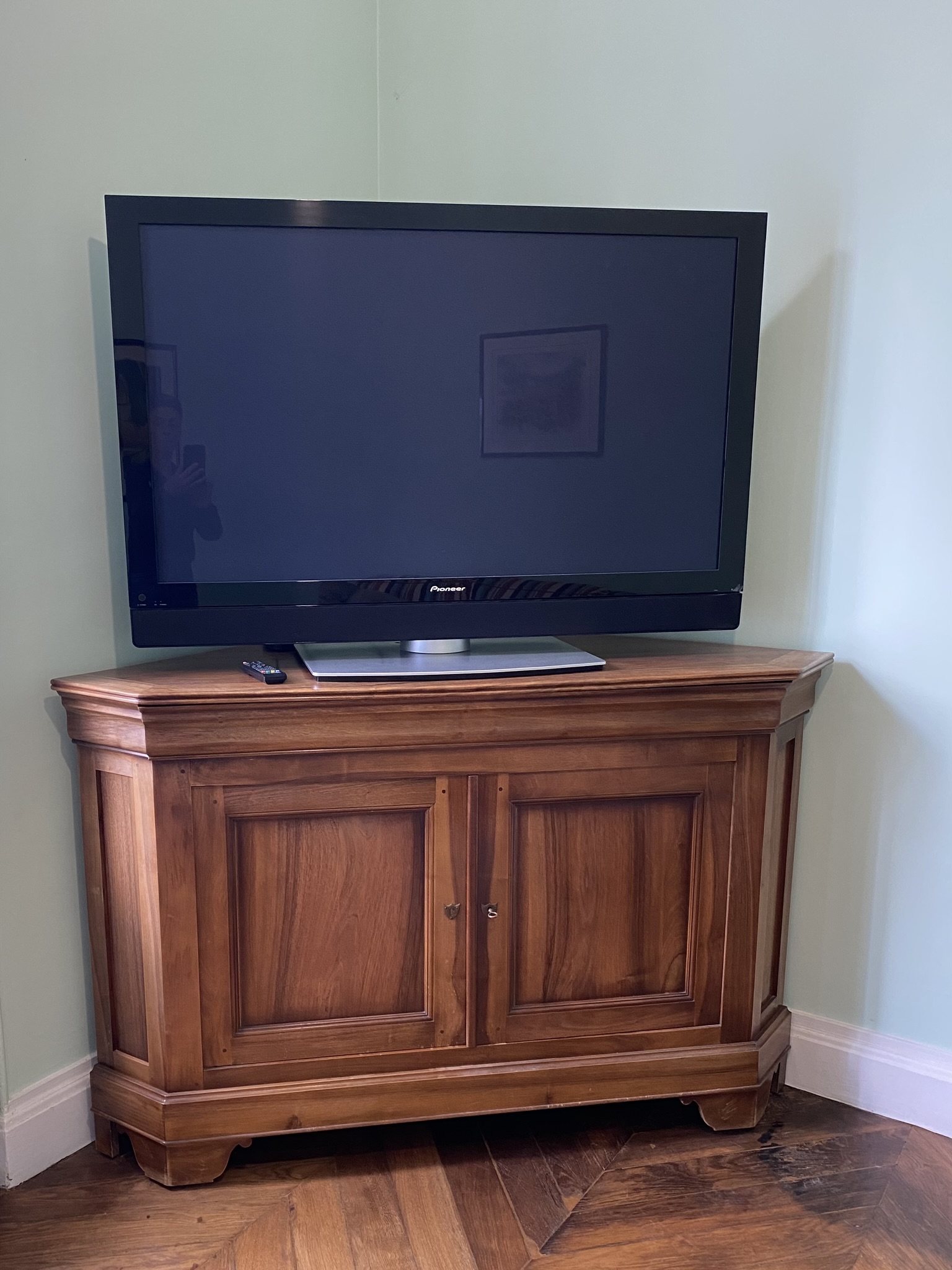 Meuble tv hi fi d angle noyer massif style Louis Philippe 1500 Saint-Germain-l�s-Corbeil (91)