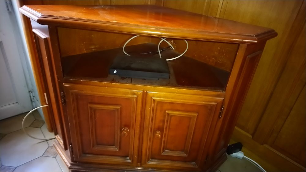 Meuble d'angle t�l� en bois 30 Mantes-la-Ville (78)