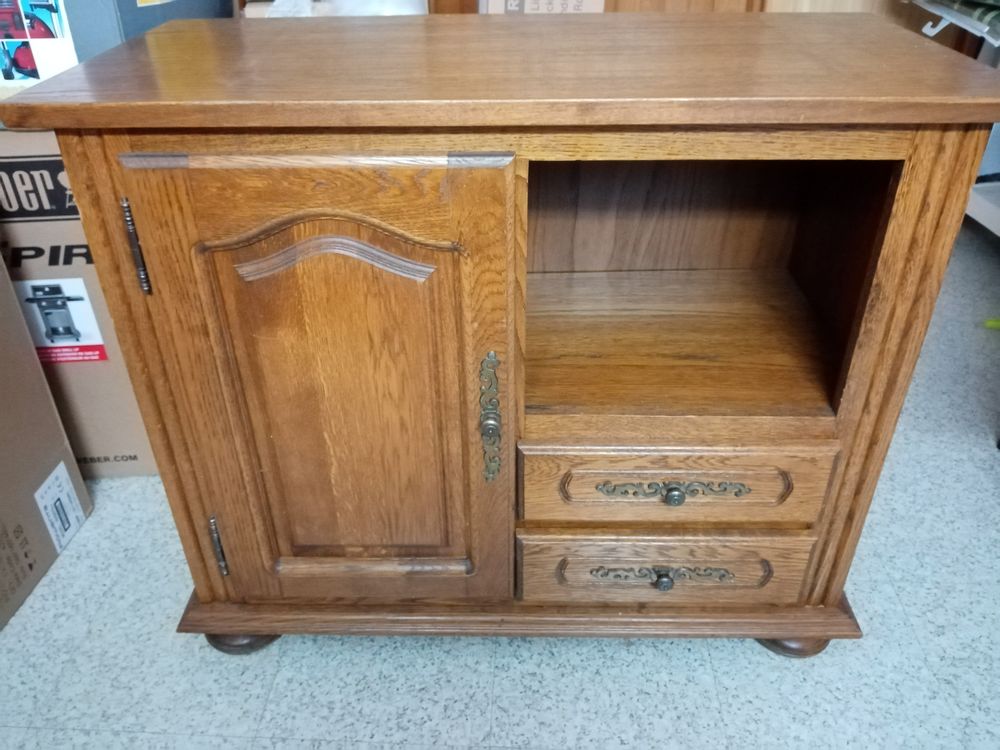 Meuble TV ou d'appoint ch�ne massif. 50 Le Plessis-Bouchard (95)