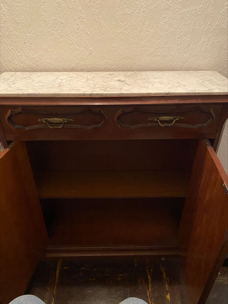 Meuble avec plaque en marbre 50 Sorgues (84)