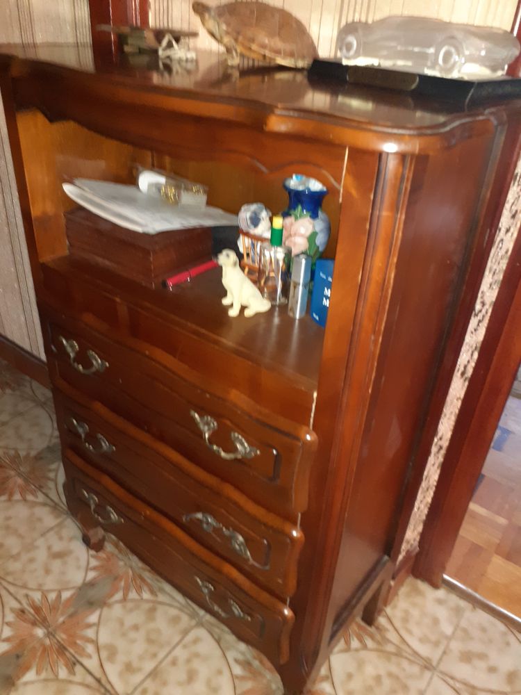 Meuble avec trois tiroirs en tr�s bon �tat 30 Saint-Chamond (42)