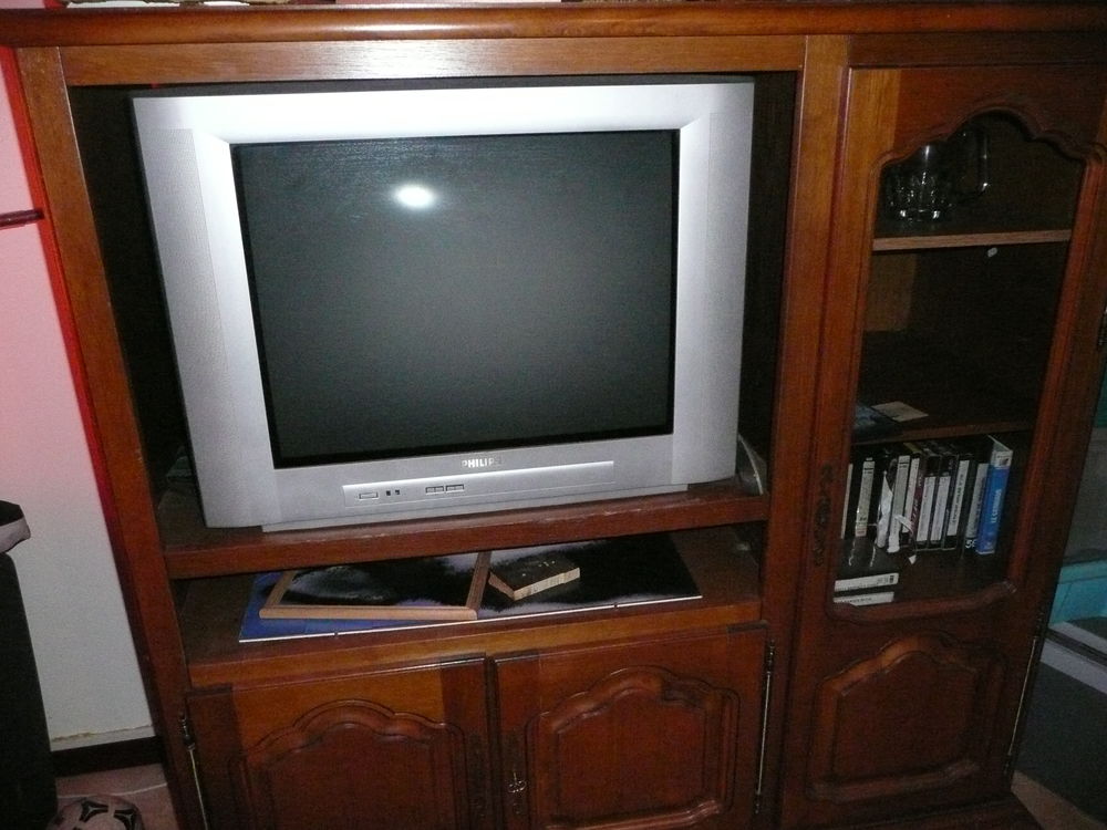 MEUBLE TV AVEC TV 100 Gu�ret (23)
