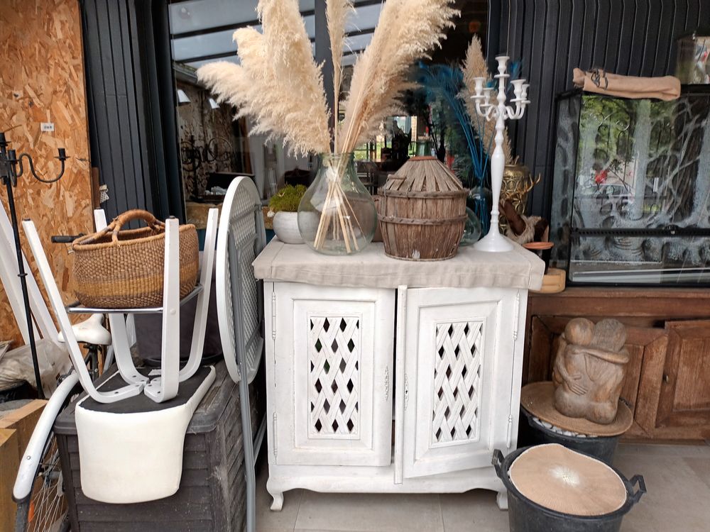 Meuble blanc t�l� en l'�tat parfait pour les bricoleurs 
0 Bussy-Saint-Georges (77)