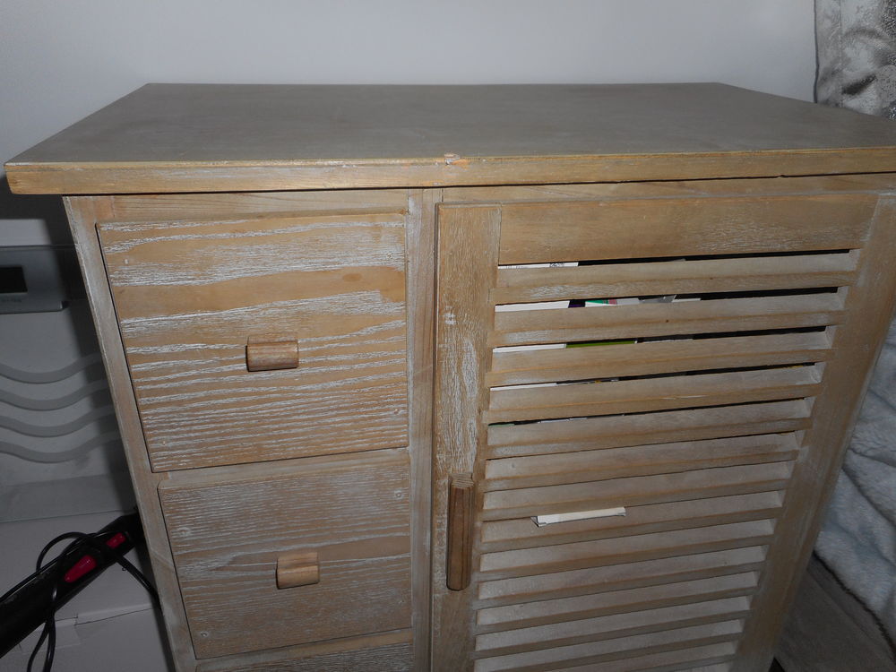 meuble en bois clair 20 Seillons-Source-d'Argens (83)