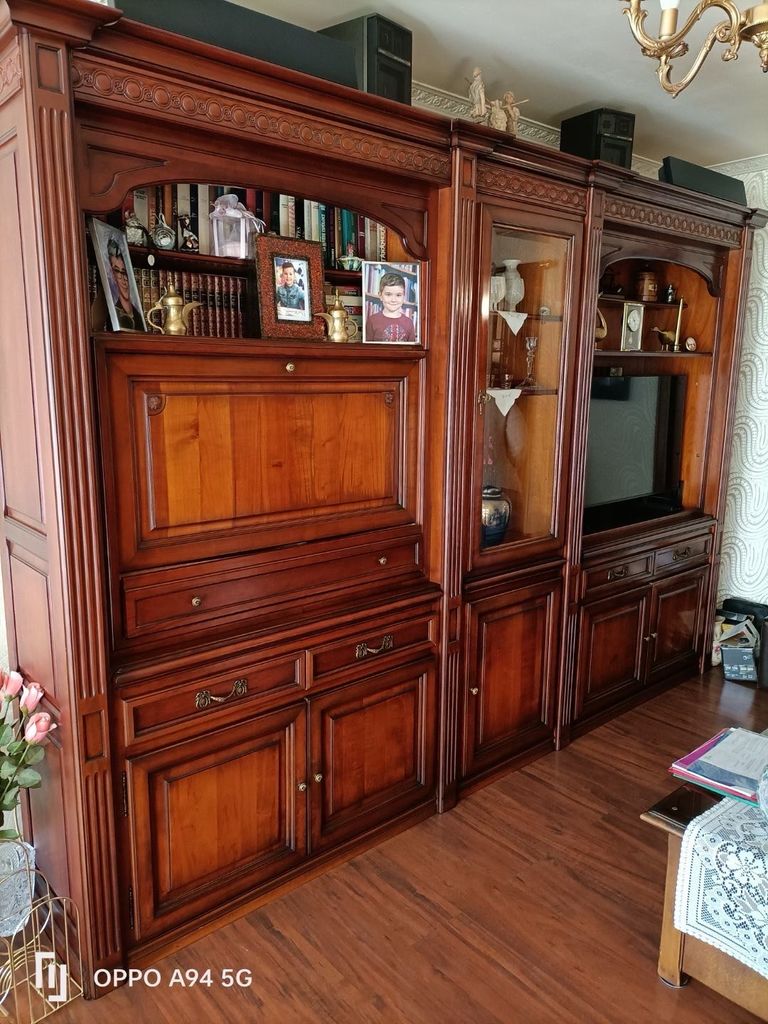 Meuble en bois merisier massif sign� 500 Valenton (94)