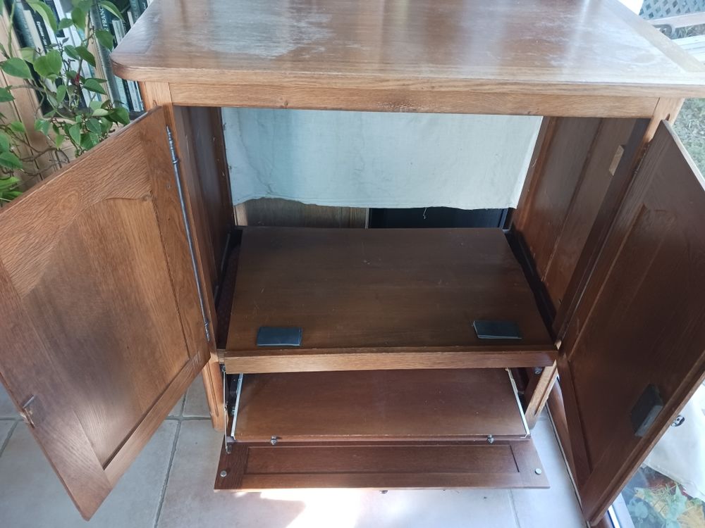 Meuble en bois � plateaux coulissants 90 Buis-les-Baronnies (26)