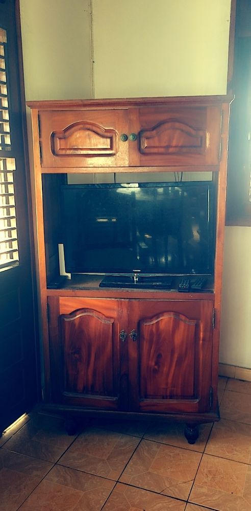 Meuble  en bois 100 Le Fran�ois (97)