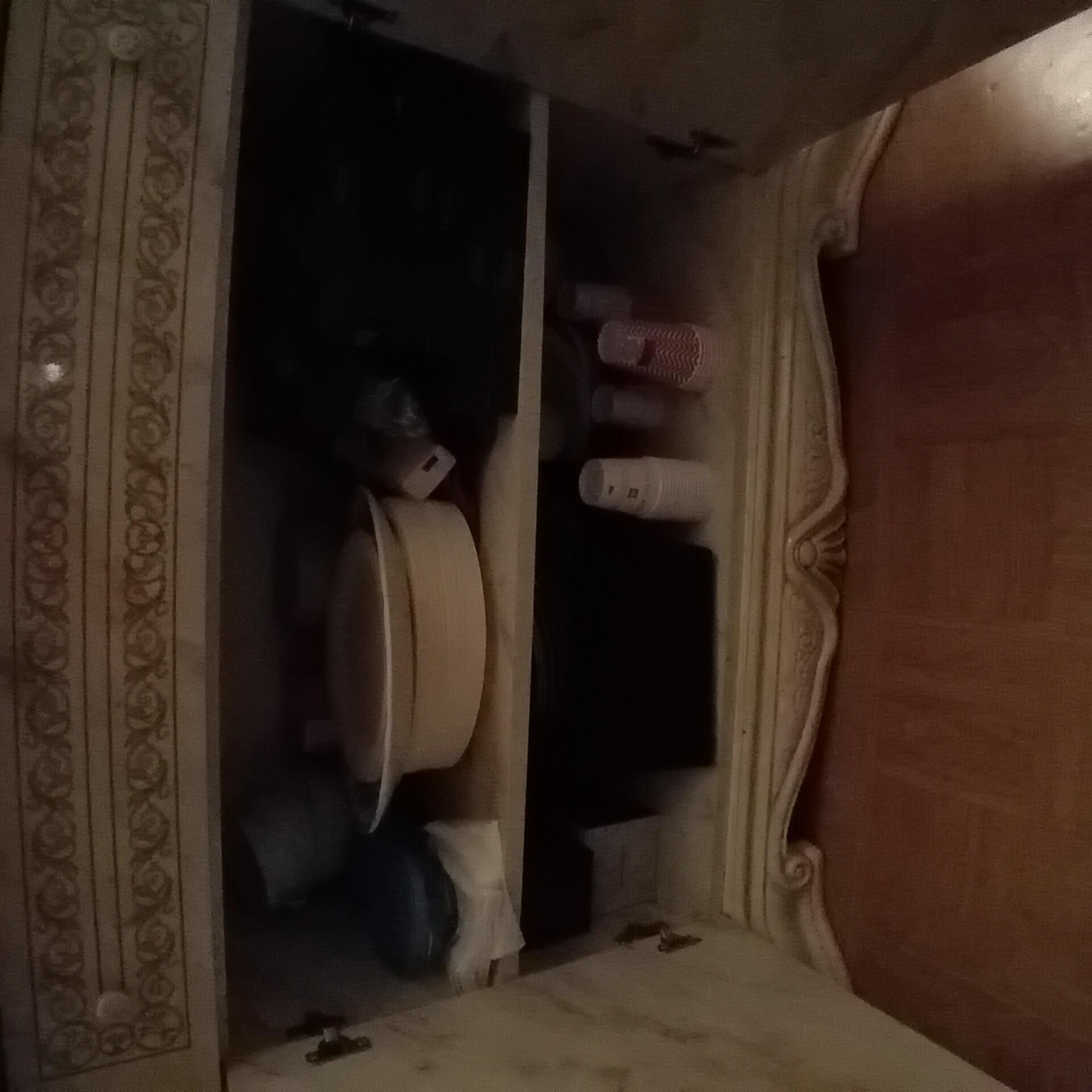 Meuble buffet. 150 Meudon La Foret (92)