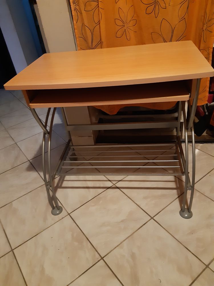 Meuble de bureau PC d�montable en bon �tat 15 Toulon (83)