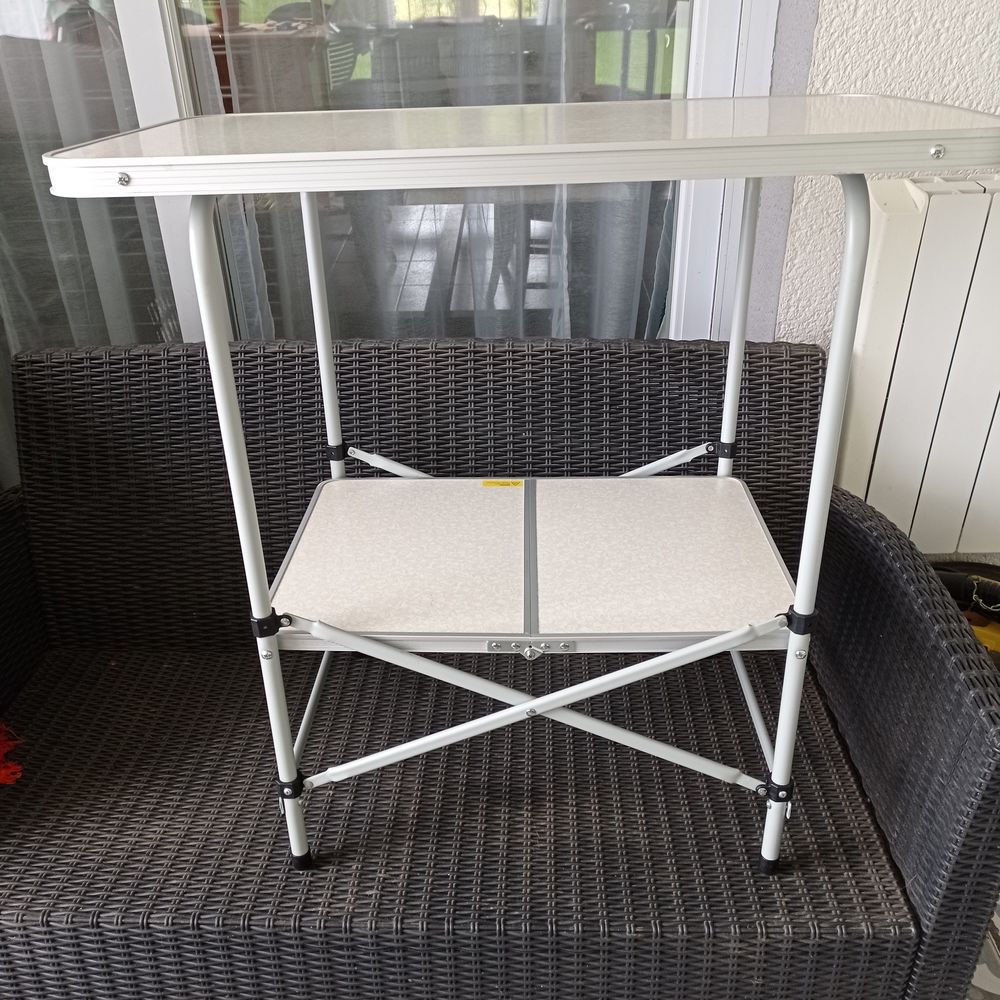 Meuble camping compact 45 Neuvic (19)