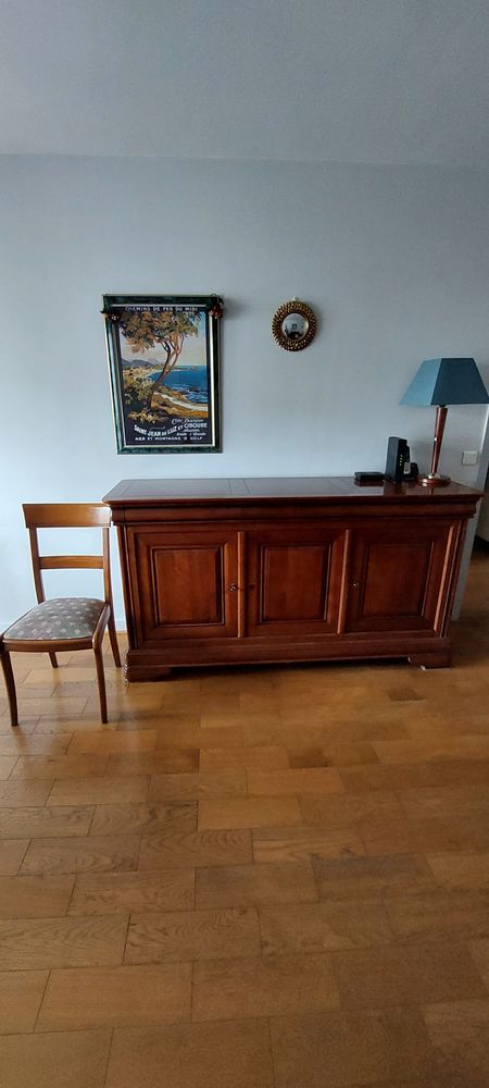 Meuble bas + 4 chaises 180 Asni�res-sur-Seine (92)