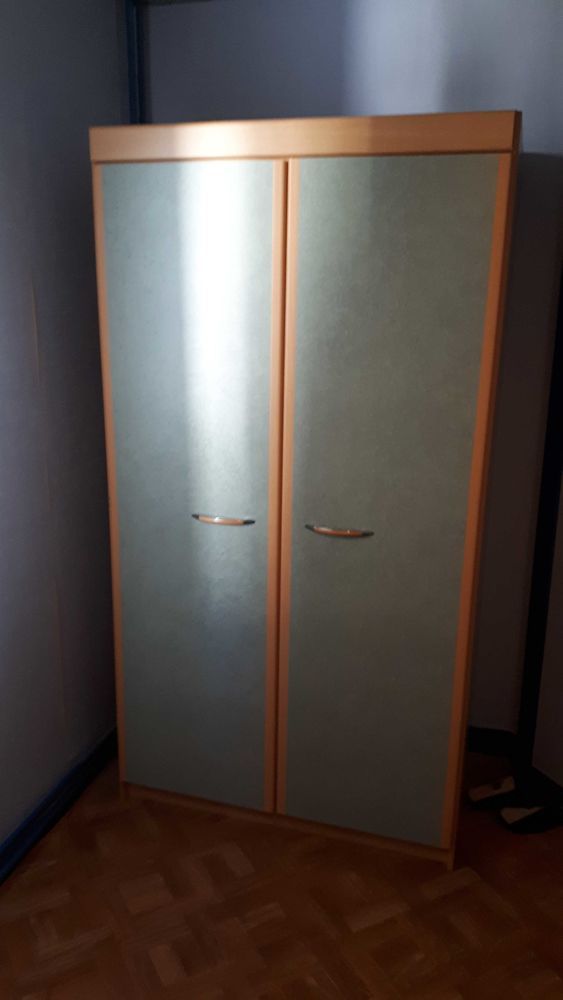 meuble de chambre, buffet salle �  manger, canap� + 2 fauteuil, table, chaise + plein d autre chose 0 Meaux (77)