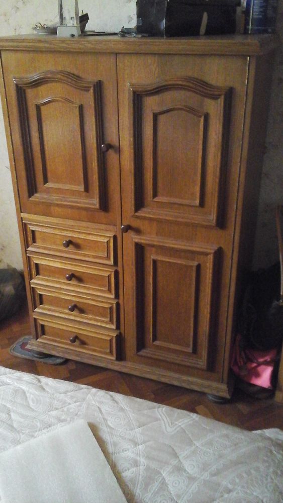 Meuble a chaussures...ou autres
Parfait �tat
20 Bromont-Lamothe (63)