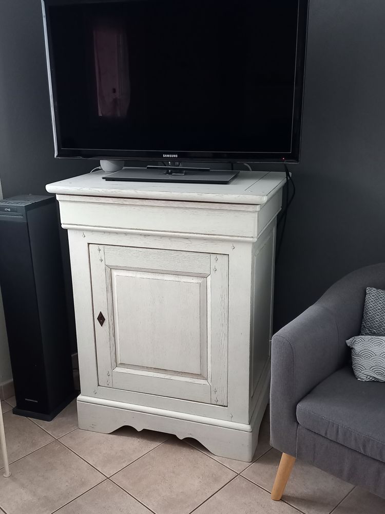 Meuble TV en ch�ne blanchi 200 Le Poir�-sur-Vie (85)