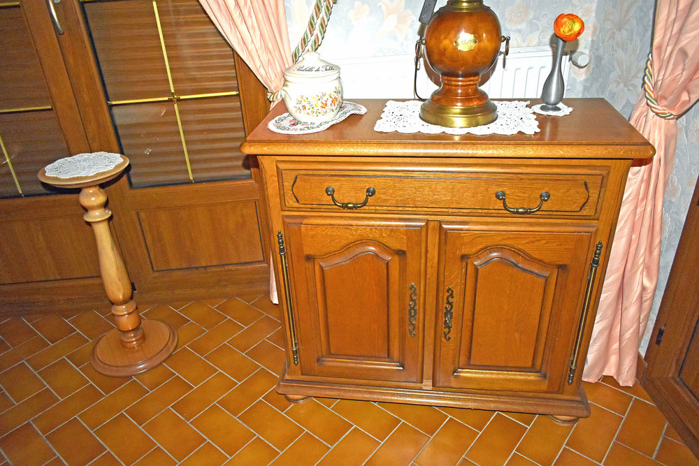 Meuble ch�ne 2 portes avec 2 tiroirs en parfait �tat 60 Limont-Fontaine (59)