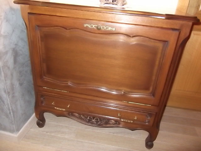 MEUBLE BAR EN CHENE
L 0.80* P0.42*H0.82 40 Ar�s (33)