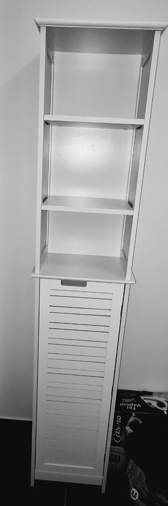 Meuble colonne de salle de bain blanc avec porte persienne 65 Romainville (93)