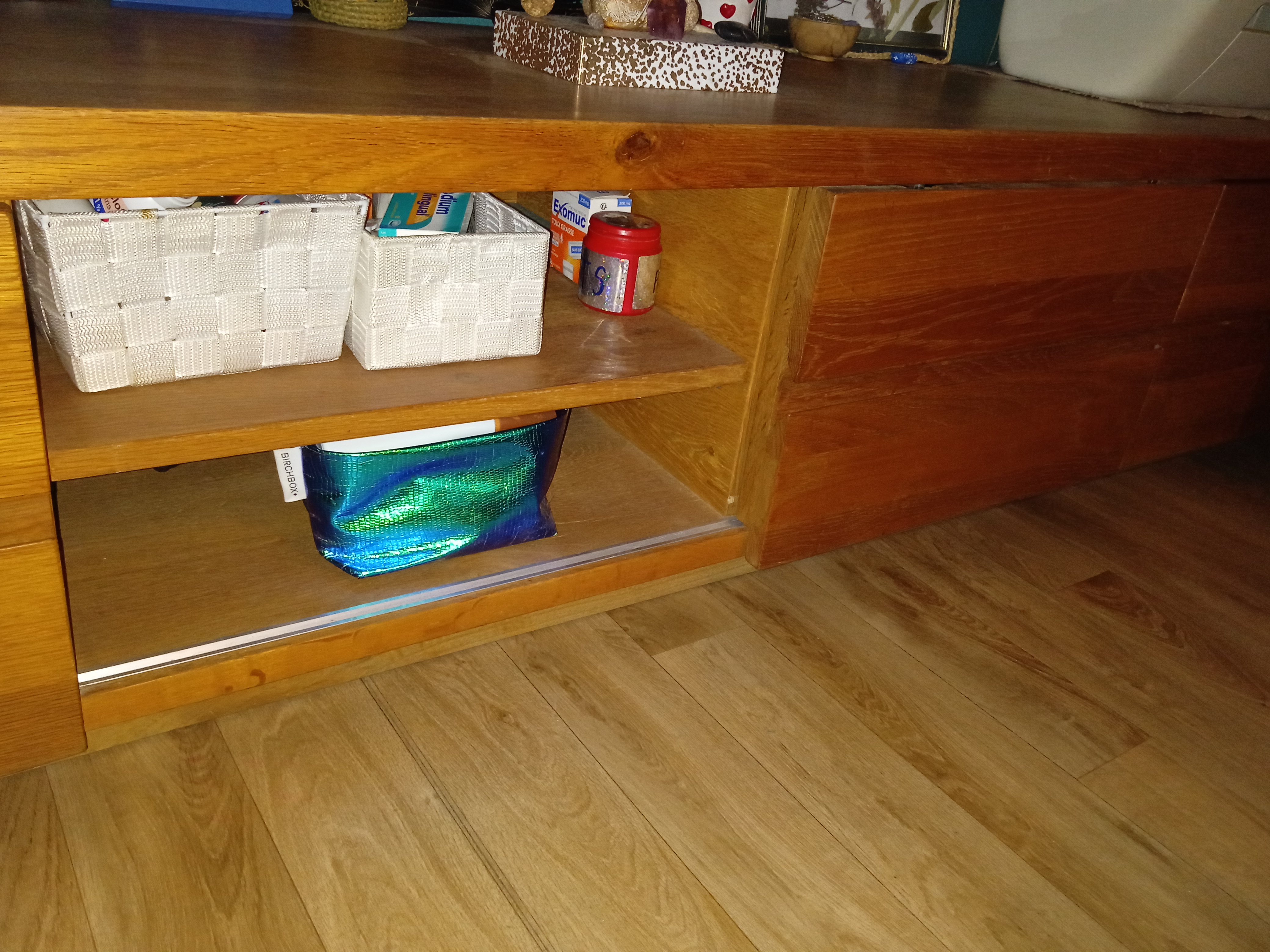 Meuble bas contemporain en ch�ne 600 Aix-les-Bains (73)