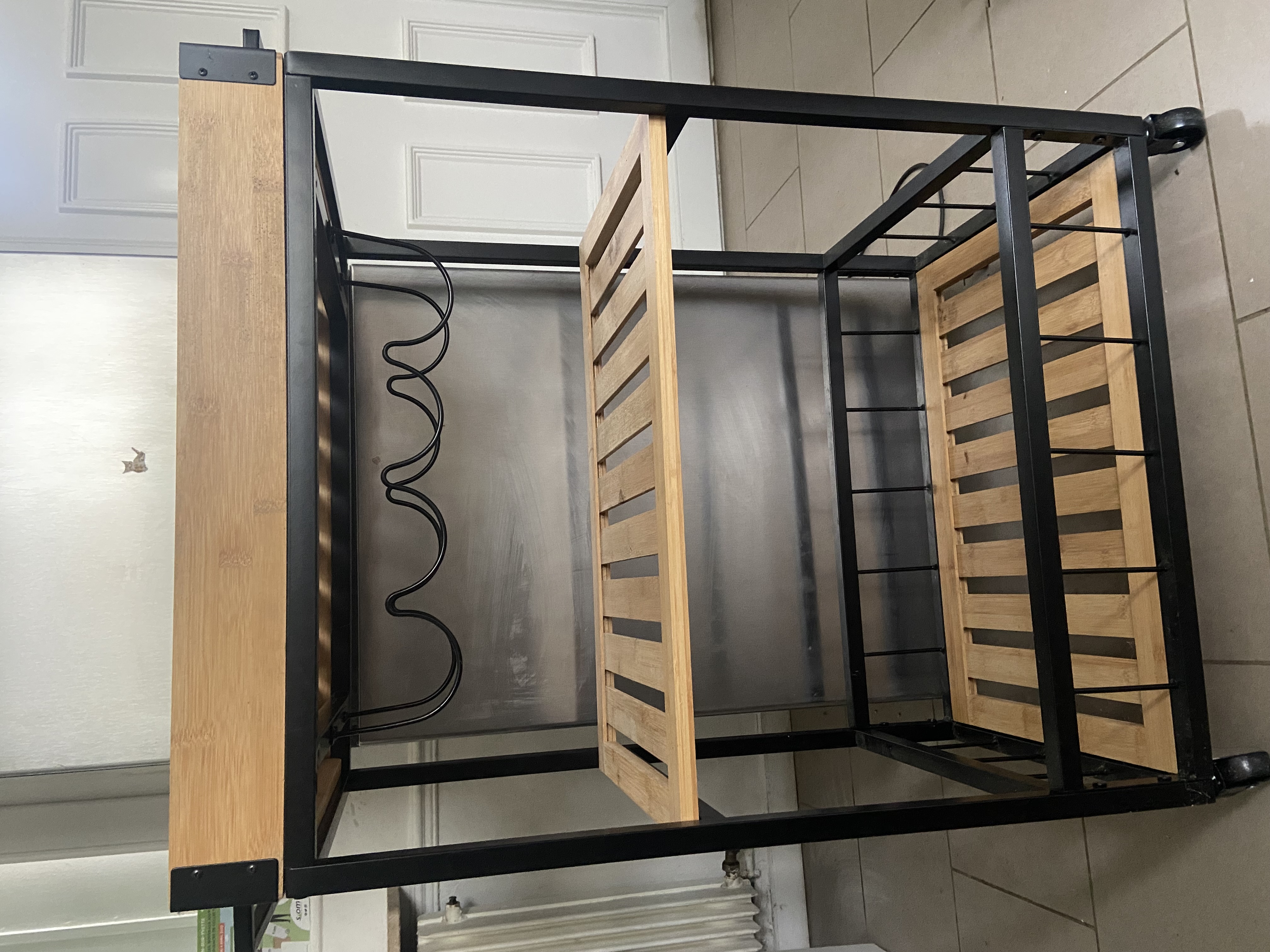 Meuble de cuisine desserte en bois et casiers � bouteilles 90 Lorgues (83)