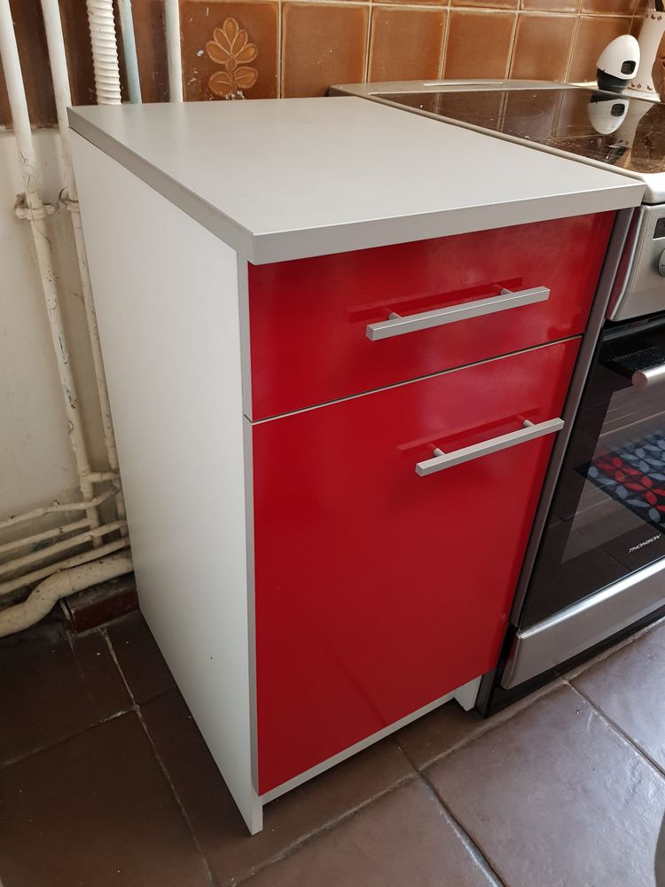 Meuble de cuisine/rangement rouge 20 Paris 14 (75)