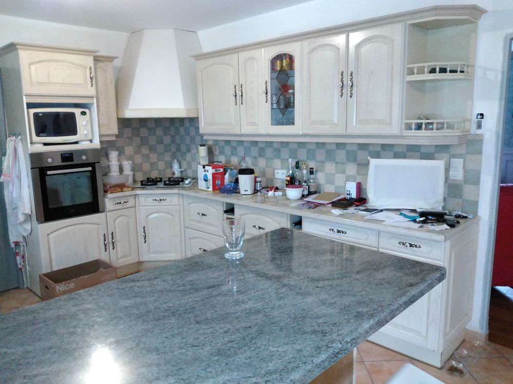 Meuble de cuisine. 0 Bessay-sur-Allier (03)