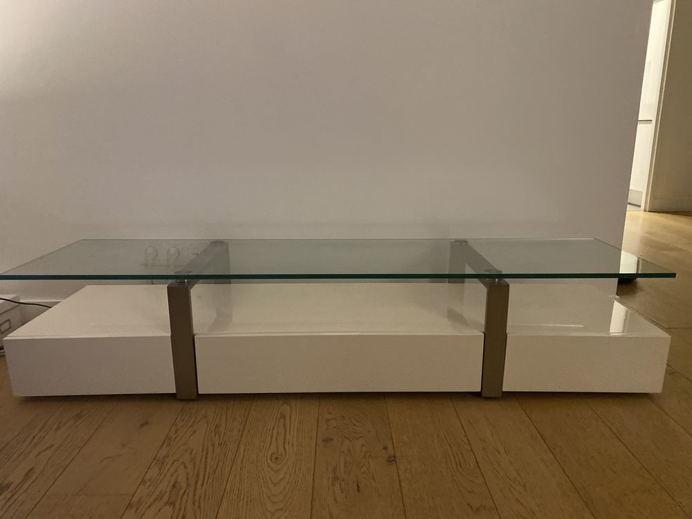 Meuble TV au design moderne, en blanc laqu� et verre 60 Meudon (92)
