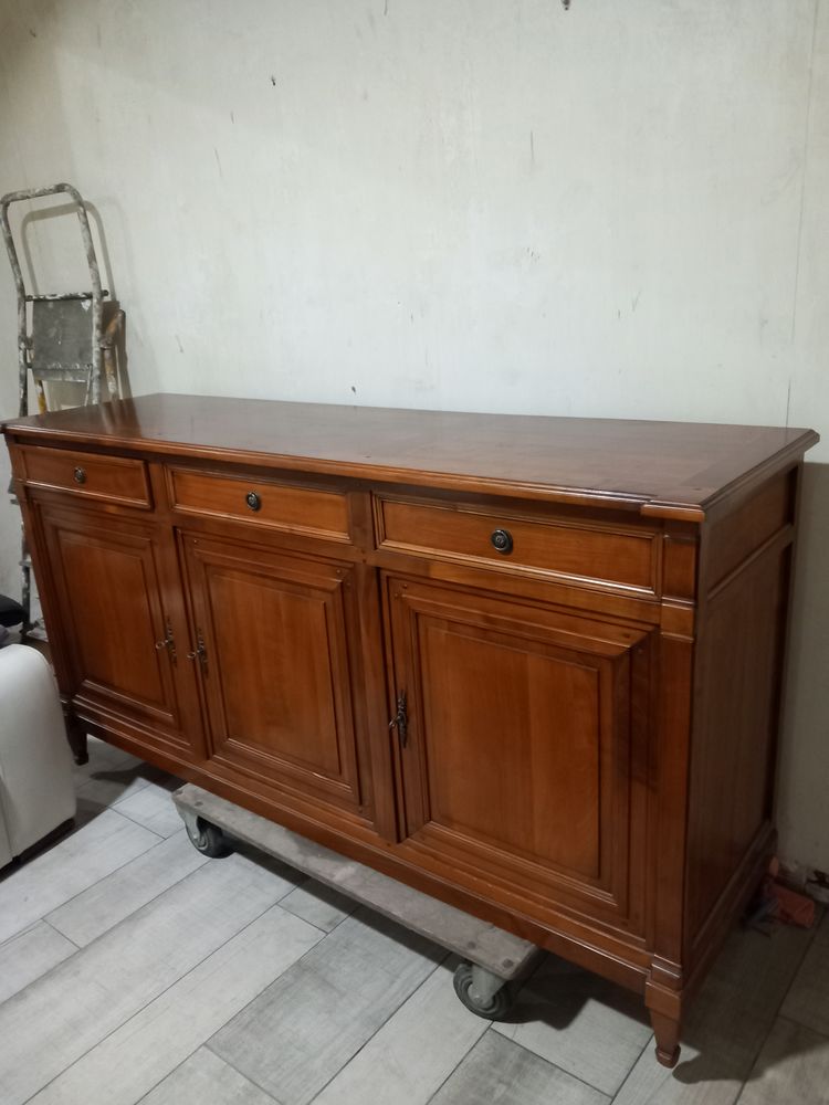 Meuble enfilade merisier avec son miroir. 300 La Verrie (85)