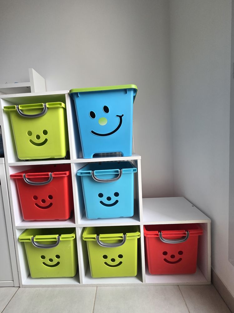 Meuble en escalier avec 6 casiers color�s 40 Rochefort-du-Gard (30)