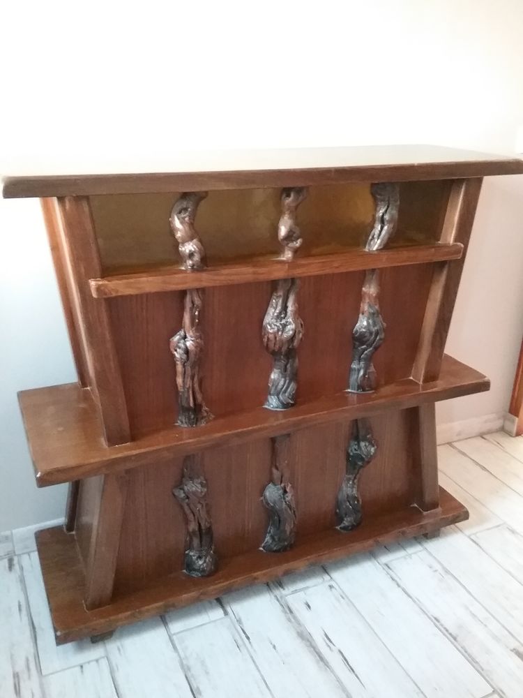 Meuble bar fait en sarments de vigne 175 Louvres (95)