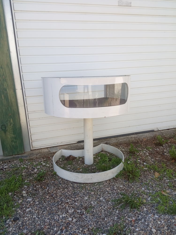 
Meuble Gu�ridon pr�sentoir m�tal design vintage design 70 Agen (47)