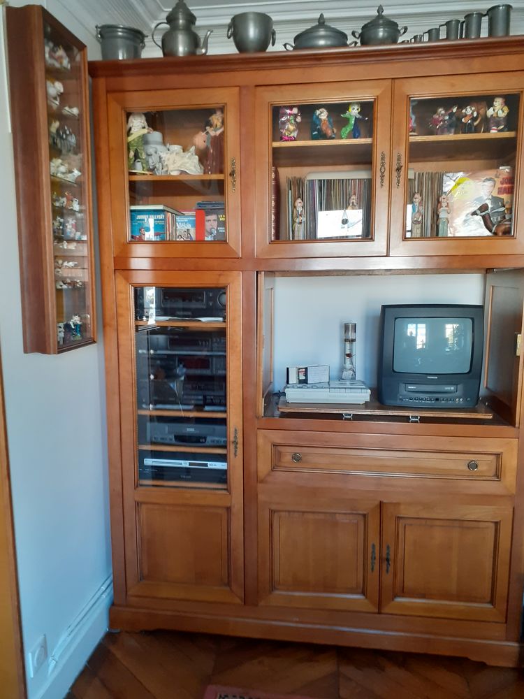 MEUBLE -HIFI EN MERISIER MASSIF  , 1100 Paris 18 (75)