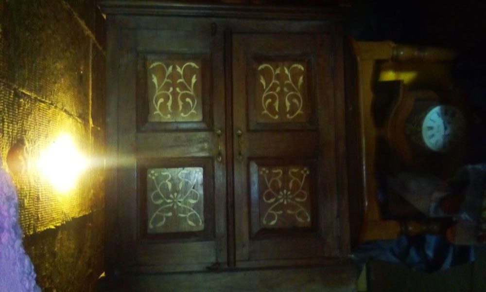 Meuble Indien en Bois
Pi�ce Unique 
Fabrication Artisanale 300 Guipry (35)