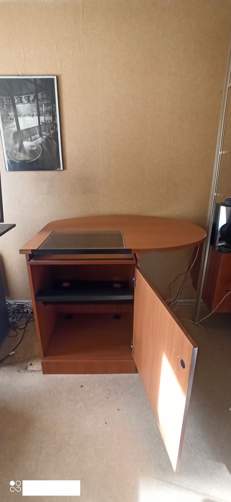 un Meuble informatique pro + chaise r�glable 200 Saint-Maurice (94)