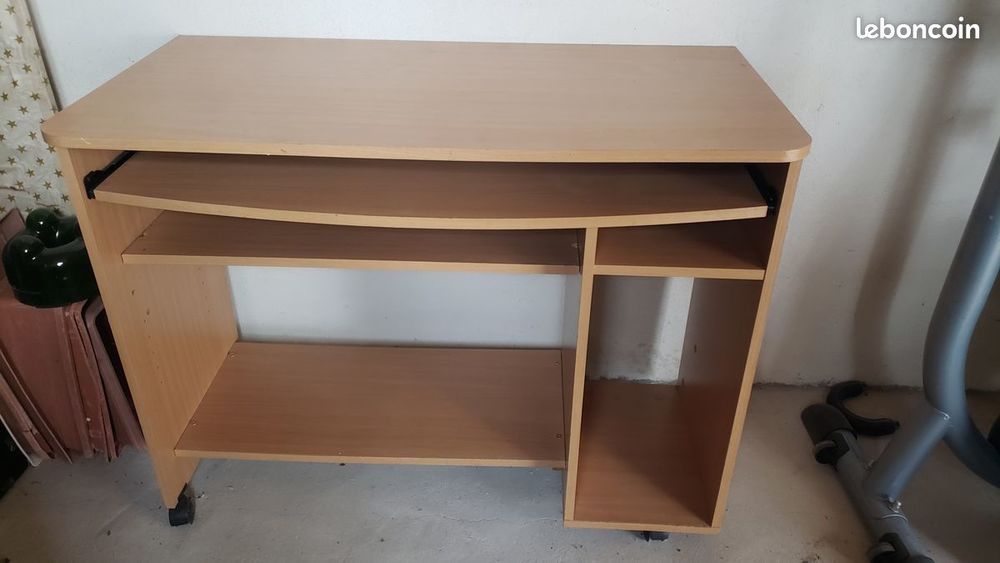 MEUBLE INFORMATIQUE MULTI-MEDIA AVEC ROULETTES 40 Sainte-C�cile-les-Vignes (84)