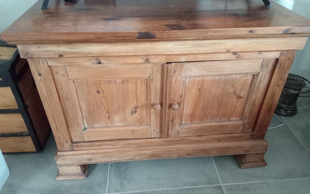 Meuble bas largeur 115, H 82 Profondeur 64
50 Rochefort (17)