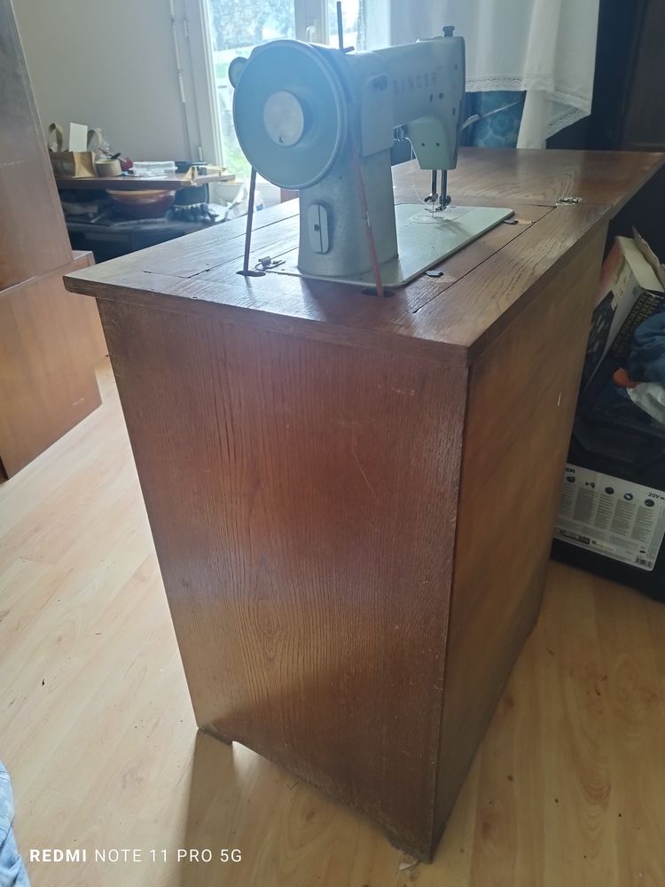 Meuble et machine a coudre 50 Plo�rmel (56)