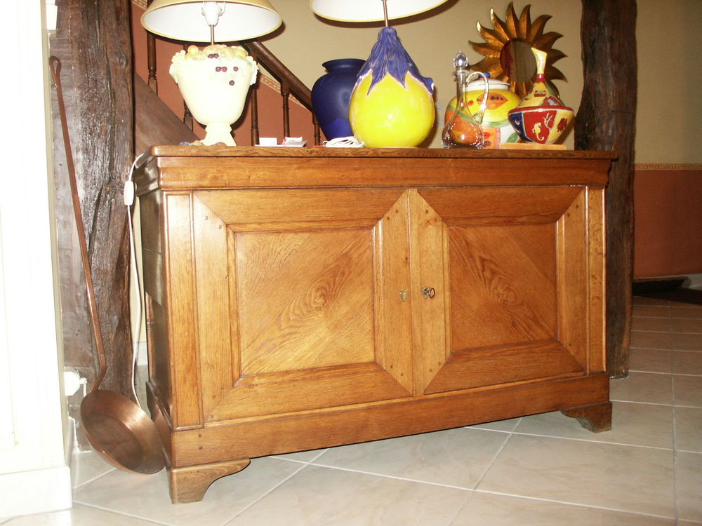 MEUBLE MAIE 2 PORTES 1 COFFRE SUR LE DESSUS 250 Tours (37)