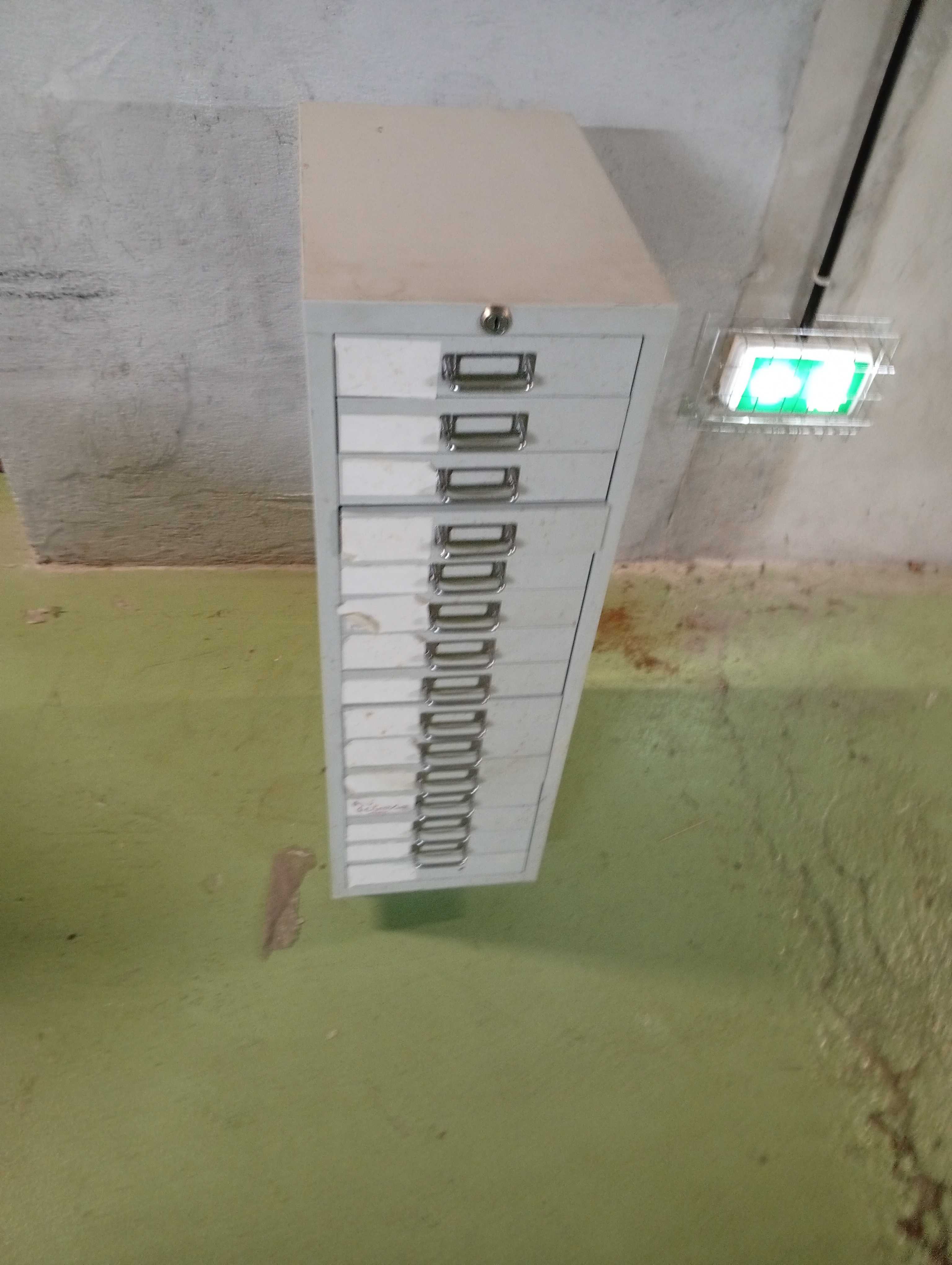 Meuble maison en metal 60 Cannes (06)