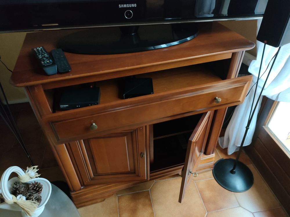 Meuble TV 100%massif 80 Agde (34)