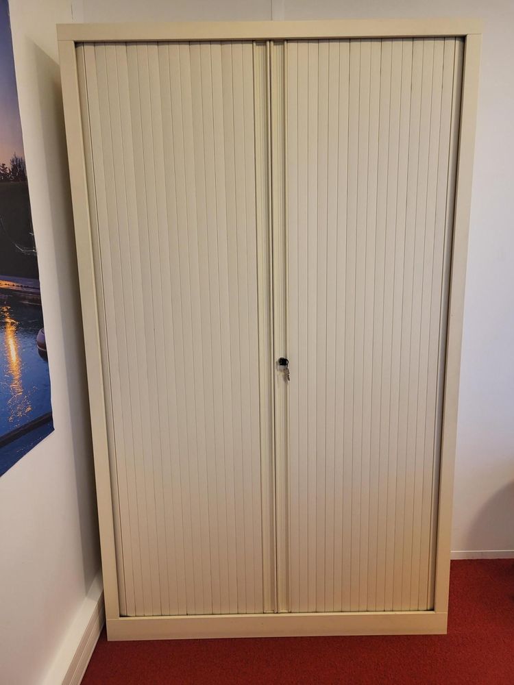 Meuble m�tallique 2 portes coulissantes avec  cl� 80 Saint-Germain-en-Laye (78)