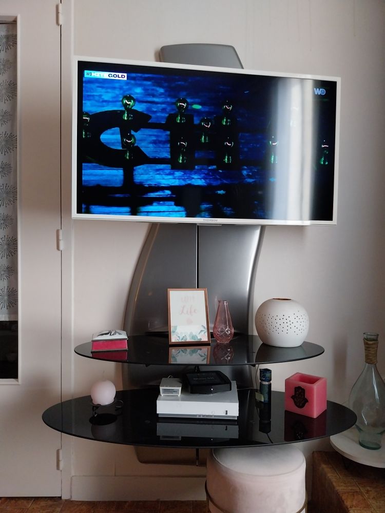 Meuble TV mural 130 Rennes (35)