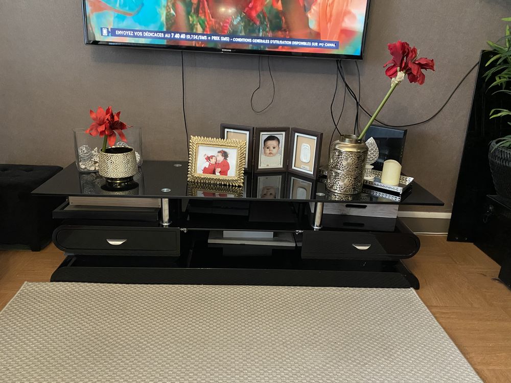 Meuble tv noir laqu� et vitre fum�e avec 2 tiroirs 100 Aulnay-sous-Bois (93)
