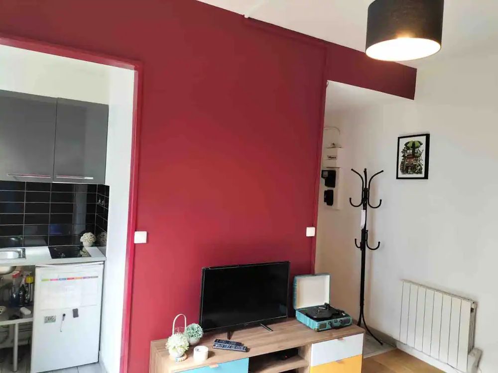 Meuble TV - Panneau - Pied en bois 50 L'�le-Saint-Denis (93)