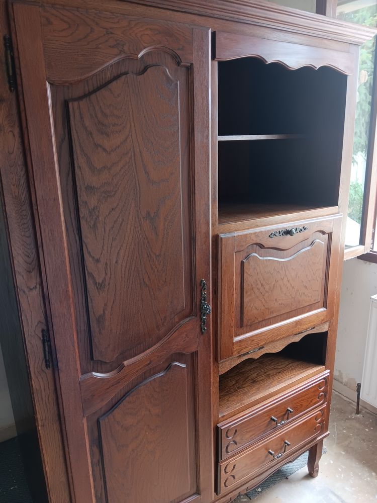 Meuble penderie et faisant office de secr�taire 70 Ballainvilliers (91)