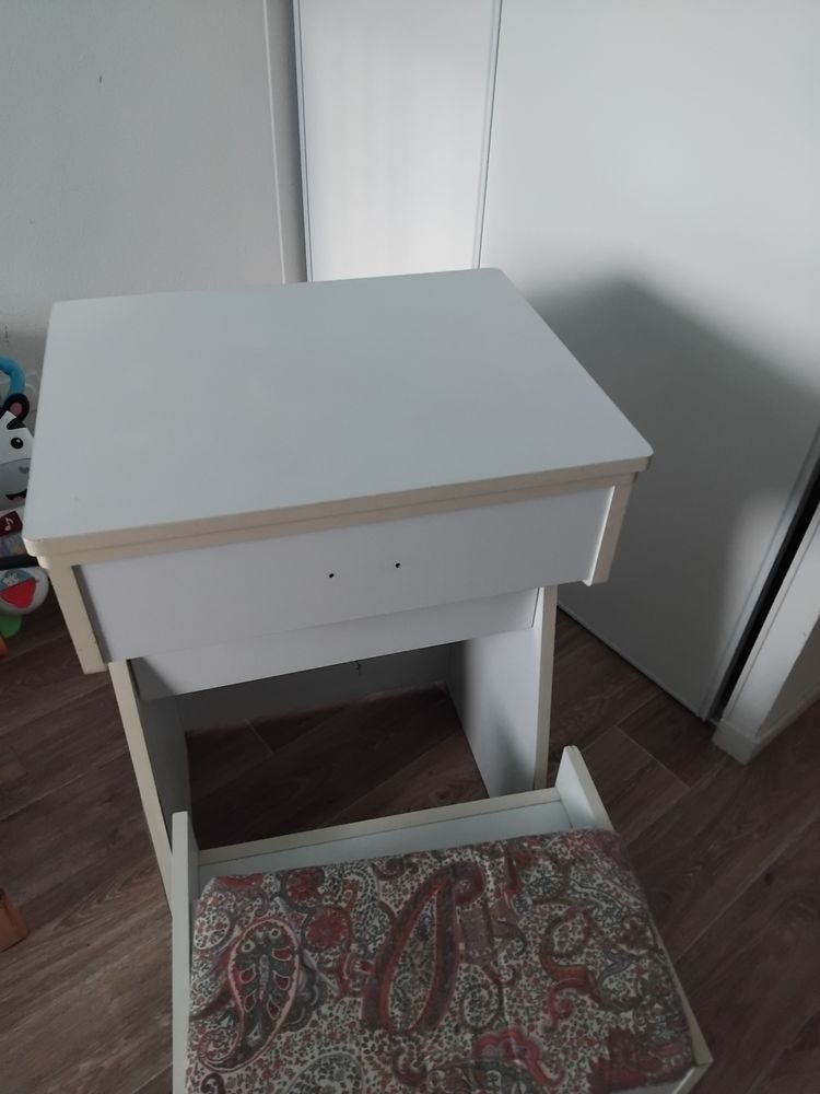 Meuble pour machine � coudre 30 Colomiers (31)