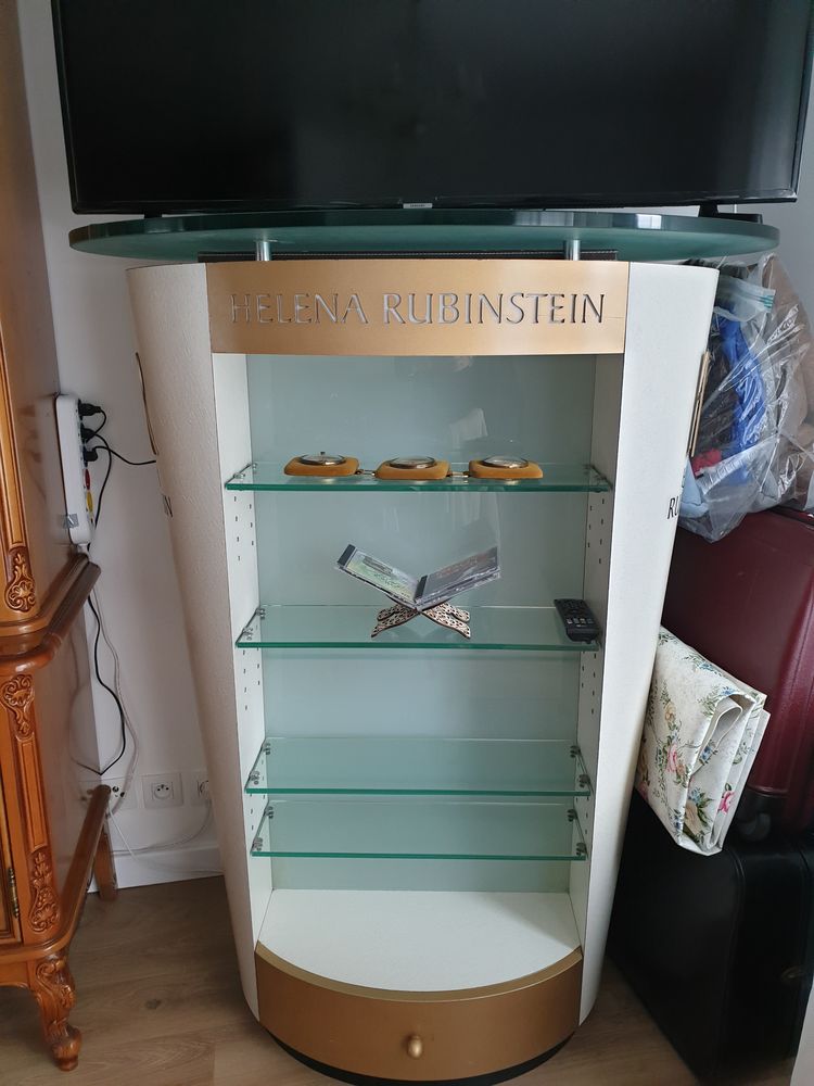 Meuble pr�sentoire parfumerie HELENA RUBENSTIEN 500 Nanterre (92)