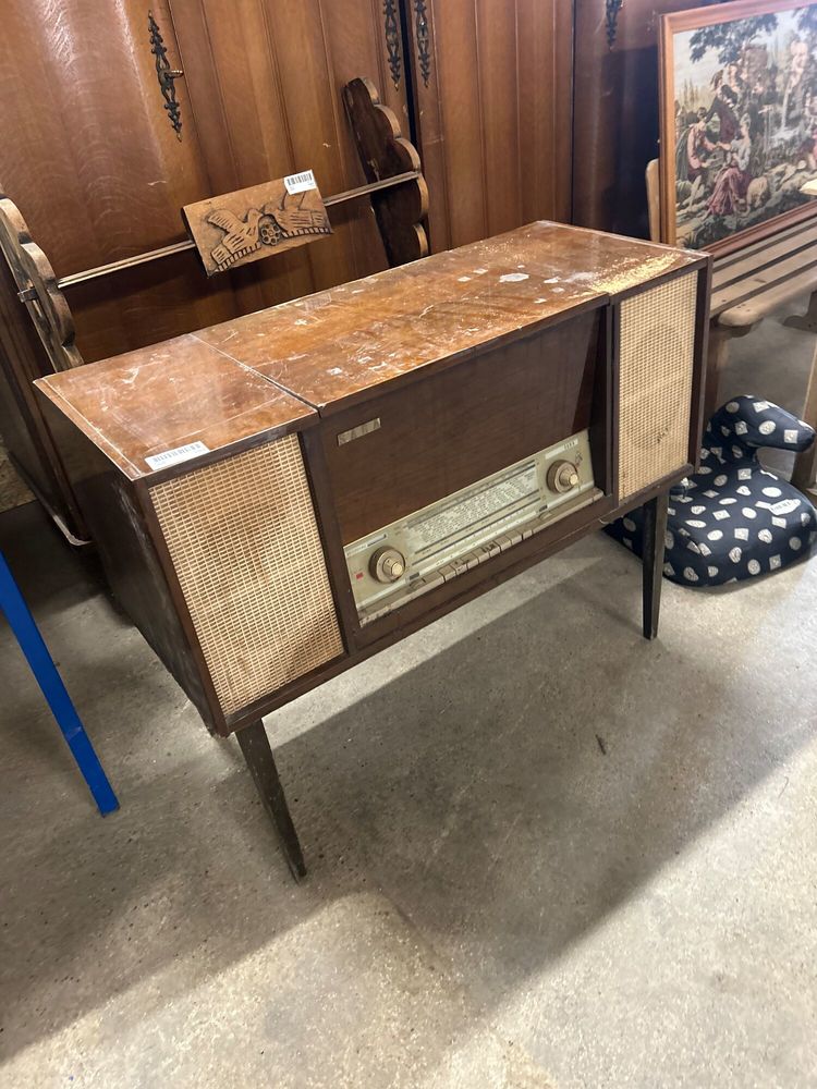 Meuble radio vintage avec rangement int�gr� ? design ann�es 0 Ruaudin (72)